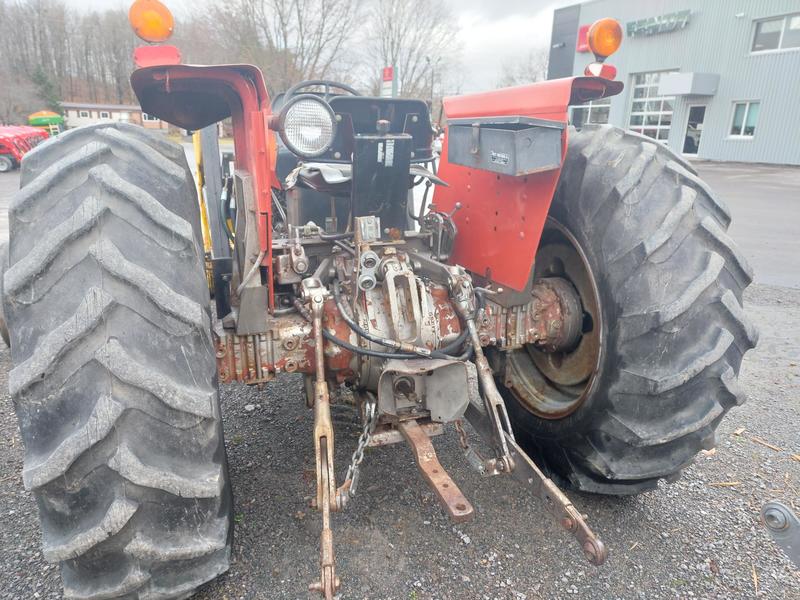 Tractors  MF265 with loader Photo